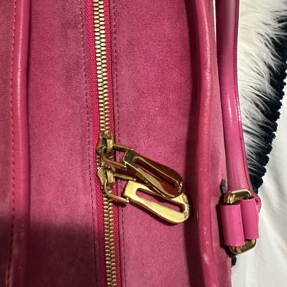 Loewe in Elegant Fuchsia Pink Suede and Leather Women's Handbag Limited Edition - Picture 9 of 15